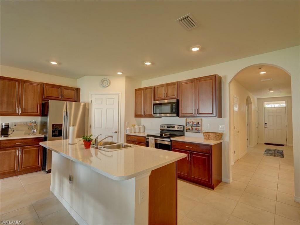 328 SW 24th Pl, Cape Coral, FL 33991 Photo