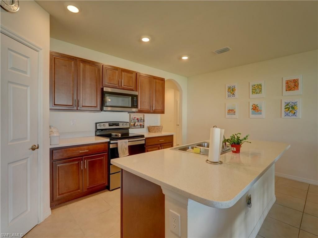 328 SW 24th Pl, Cape Coral, FL 33991 Photo