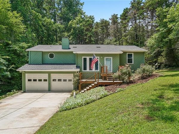 659 Sunshine Trace NW, Acworth, GA 30102