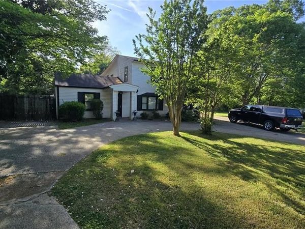 2669 Knoll Road SE, Smyrna, GA 30080