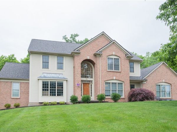52 Meadow Cove Road, Pittsford, NY 14534