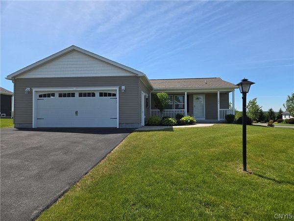 101 Woods Edge Drive, Clinton, NY 13323