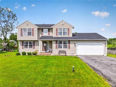 8633 Snowshoe Trail, Cicero, NY 13039