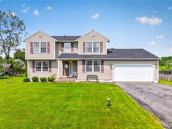 8633 Snowshoe Trail, Cicero, NY 13039