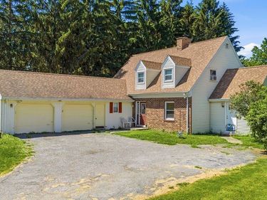 1513 Lake Road, Youngstown, NY 14174