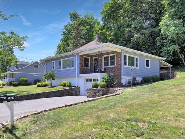1822 Long Hill Rd, Long Hill, NJ 07946