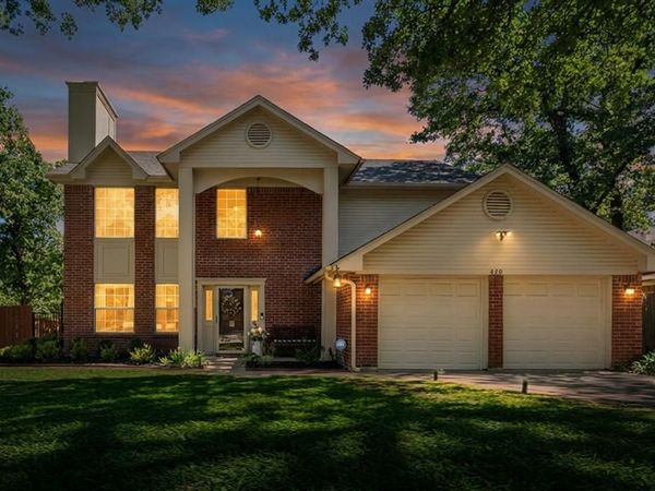 420 Misty Oaks Street, Azle, TX 76020