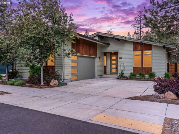 1057 N Forest Edge Drive, Sisters, OR 97759
