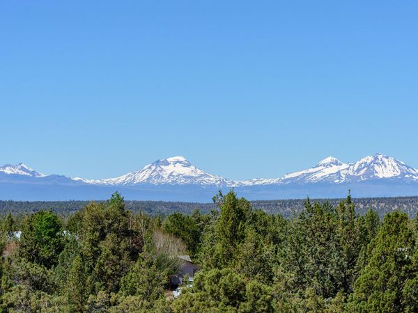 4855 NW 57th Street, Redmond, OR 97756