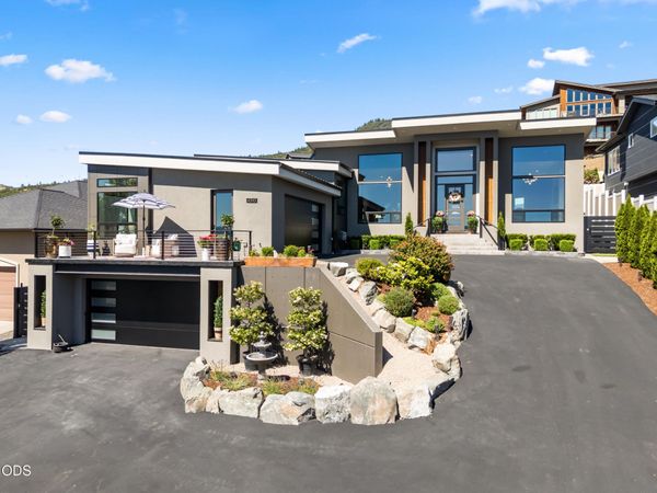 4310 Tamarack Drive, Medford, OR 97504