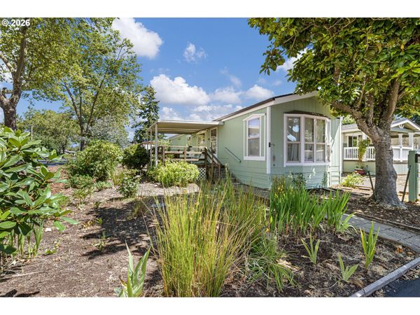 1400 CANDLELIGHT DR, Unit 180, Eugene, OR 97402