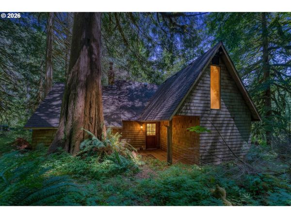29544 E Road 12, Rhododendron, OR 97049