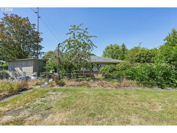 892 D ST, Independence, OR 97351