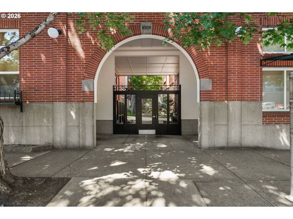 1009 NW HOYT ST, Unit 201, Portland, OR 97209