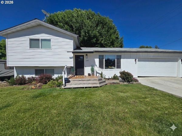 285 NE COLLEGE ST, Dufur, OR 97021