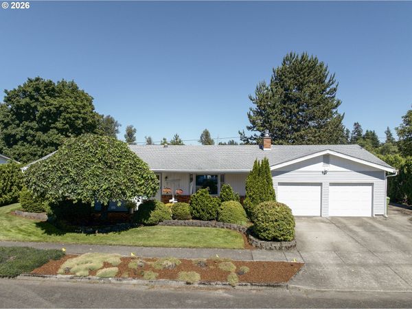 492 N LARCH AVE, Stayton, OR 97383