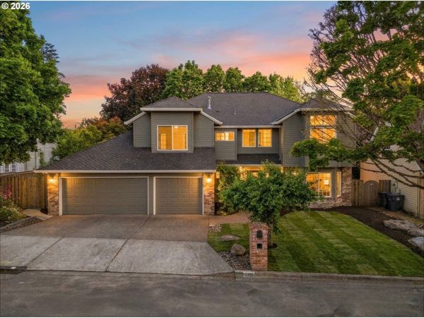 5710 SOUTHWOOD DR, Lake Oswego, OR 97035
