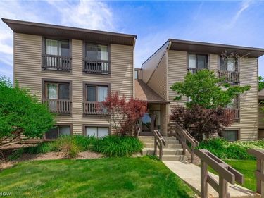 1115 Canyon View Road, Unit 103, Sagamore Hills, OH 44067
