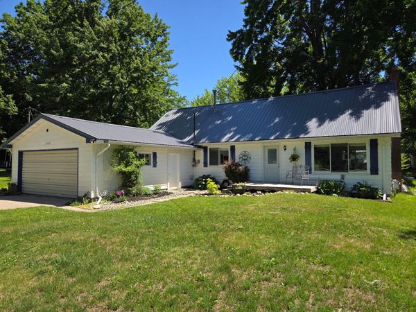 11482 Lakeshore Drive, Lakeview, MI 48850