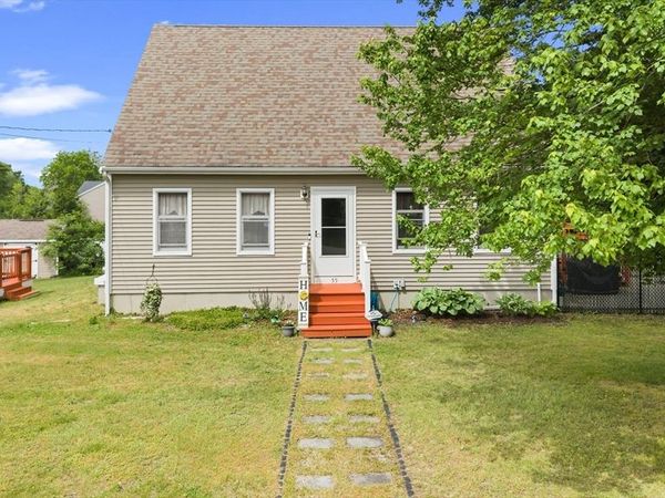55 John St, Acushnet, MA 02743