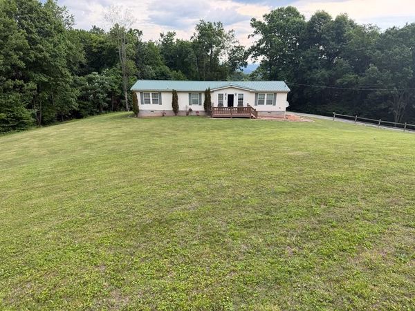 2298 Mountain View Parkway, ALDERSON, WV 24910