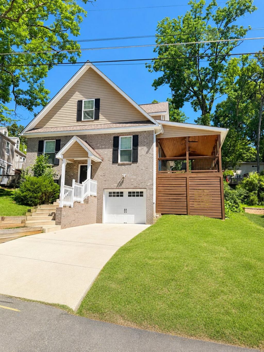 323 Pine Ridge Road, Chattanooga, TN 37405 Main Photo