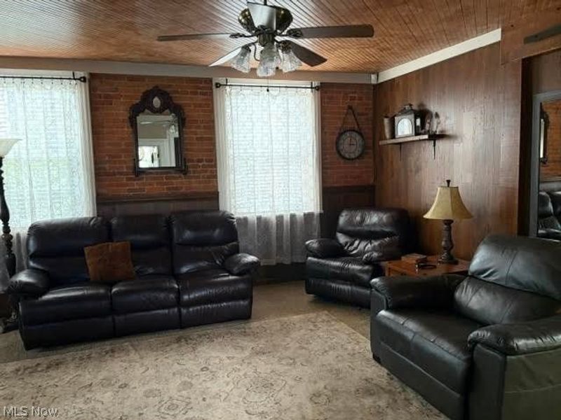 8385 Paris Avenue , Louisville, OH 44641 Photo 10