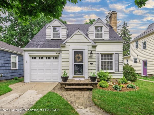 802 Newton Street, Lansing, MI 48912