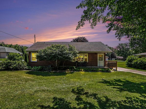 5209 S Roosevelt Road, Stevensville, MI 49127