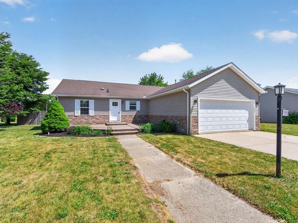 1990 Oak Leaf Drive, Adrian, MI 49221