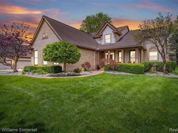 8354 Hummingbird , Commerce Twp, MI 48382