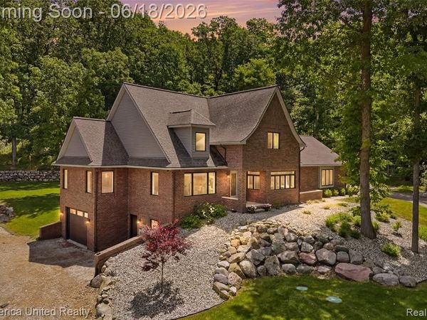 3175 Kensington Road , Brighton Twp, MI 48380