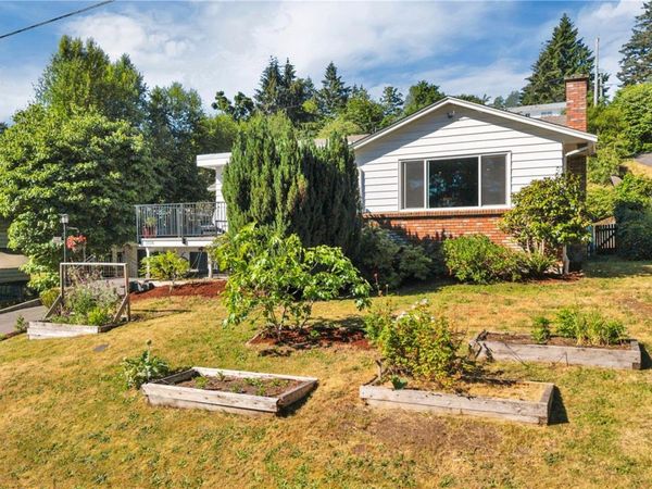 1116 2nd Ave , Ladysmith, BC V9G 1A6