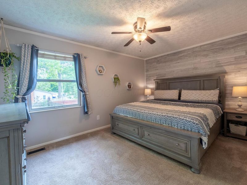 8008 Leaview Drive , Columbus, OH 43235 Photo 18
