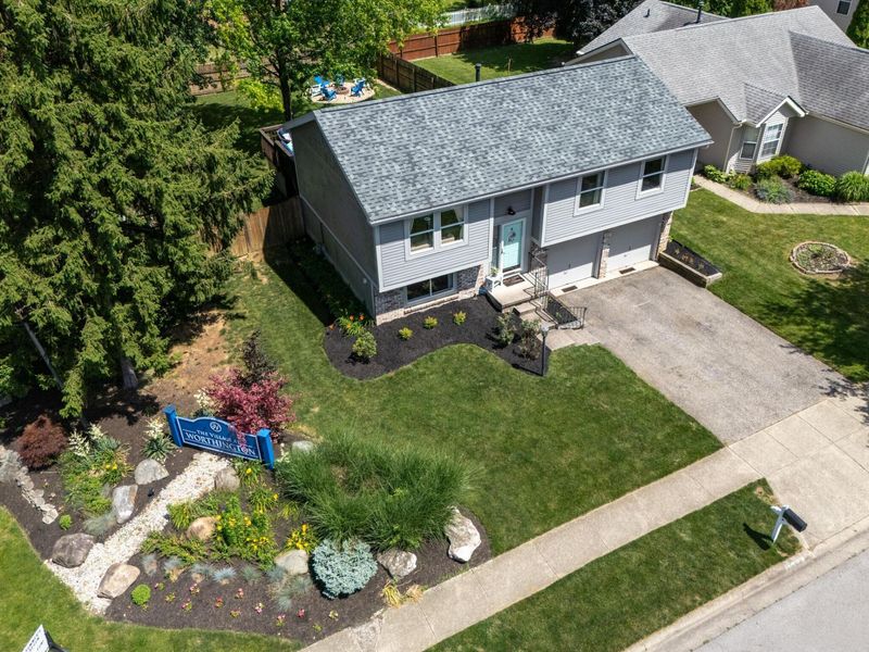 8008 Leaview Drive , Columbus, OH 43235 Photo 2
