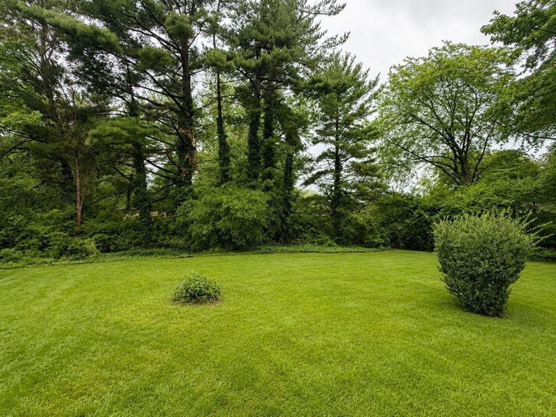 1238 Francisco Road , Columbus, OH 43220 Photo 13