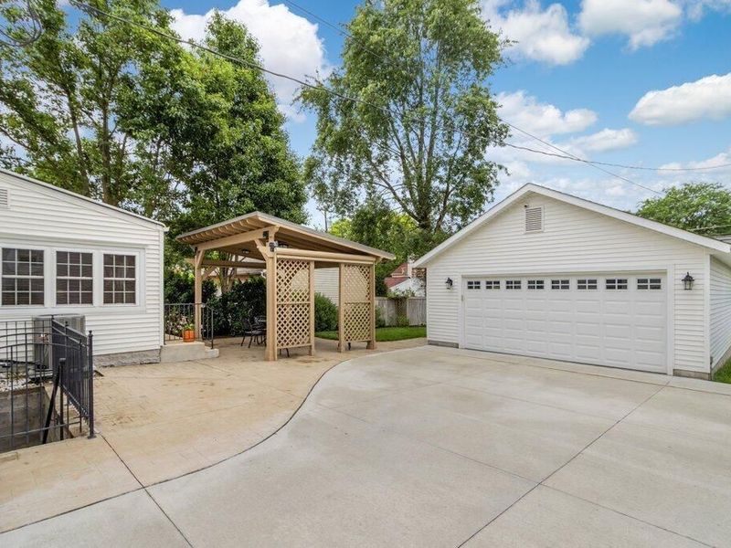 235 Fallis Road , Columbus, OH 43214 Photo 14