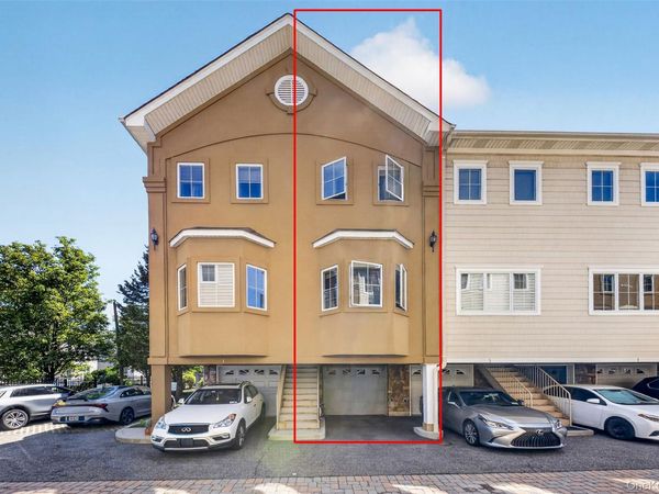 330 Maple Avenue , Unit 2, Westbury, NY 11590