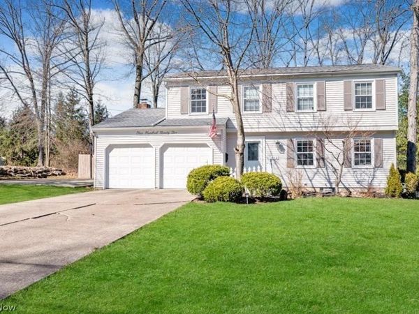 492 Hickory Hollow Drive , Canfield, OH 44406