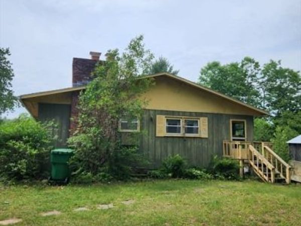 133 Woodlawn Rd, Athol, MA 01331