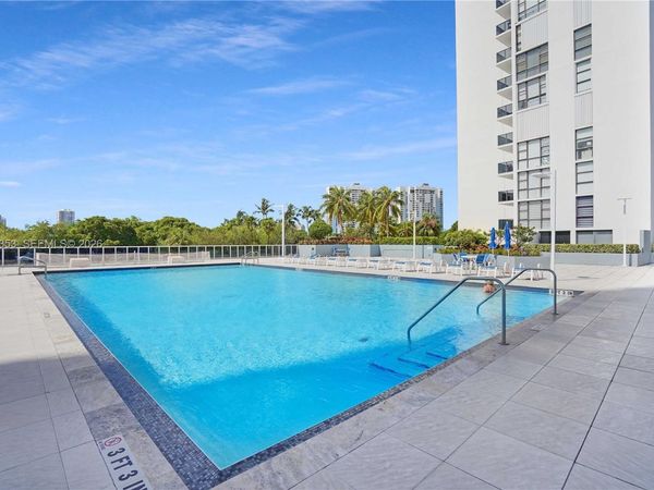 3625 N Country Club Dr, Unit 603, Aventura, FL 33180