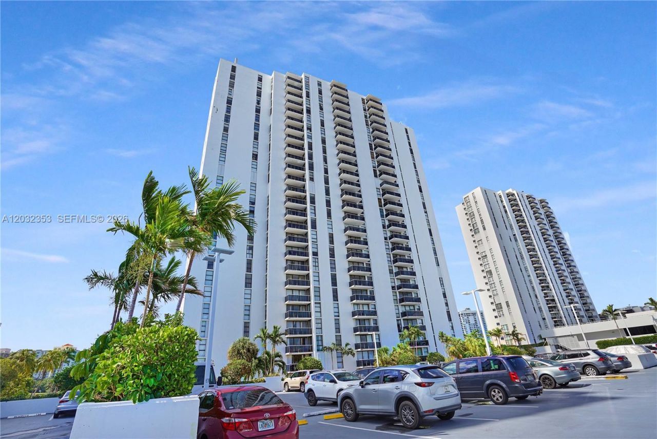 3625 N Country Club Dr, Unit 603, Aventura, FL 33180 Photo