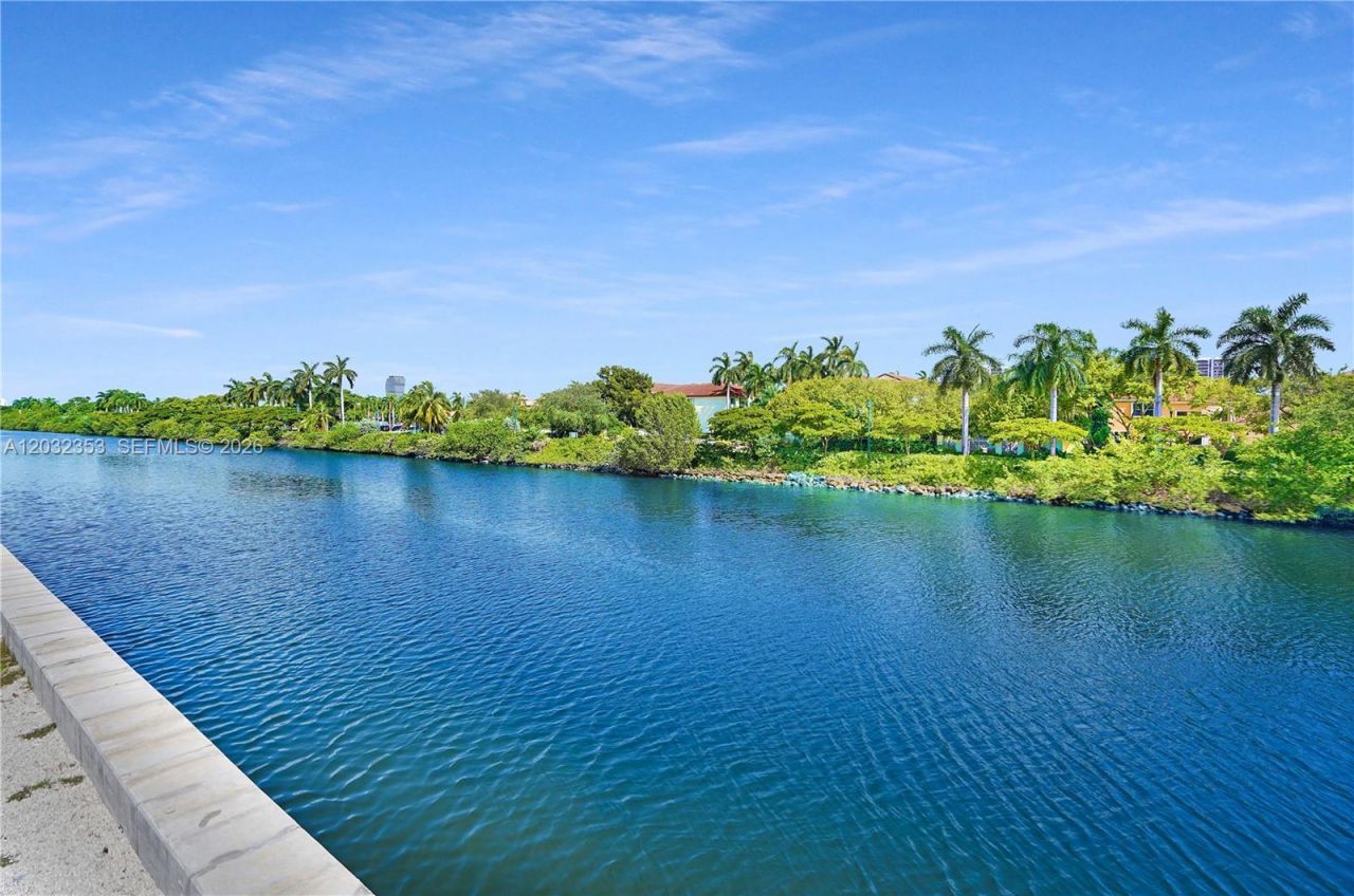 3625 N Country Club Dr, Unit 603, Aventura, FL 33180 Photo