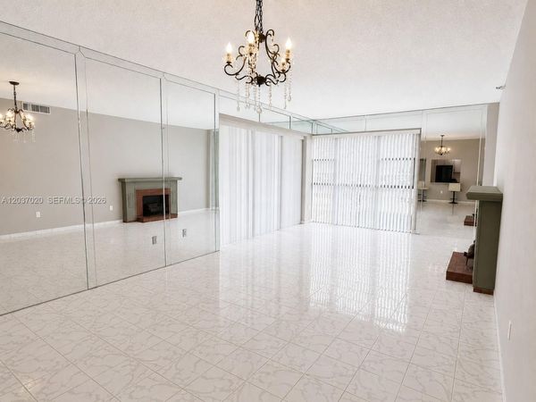20505 E Country Club Dr , Unit 138, Aventura, FL 33180
