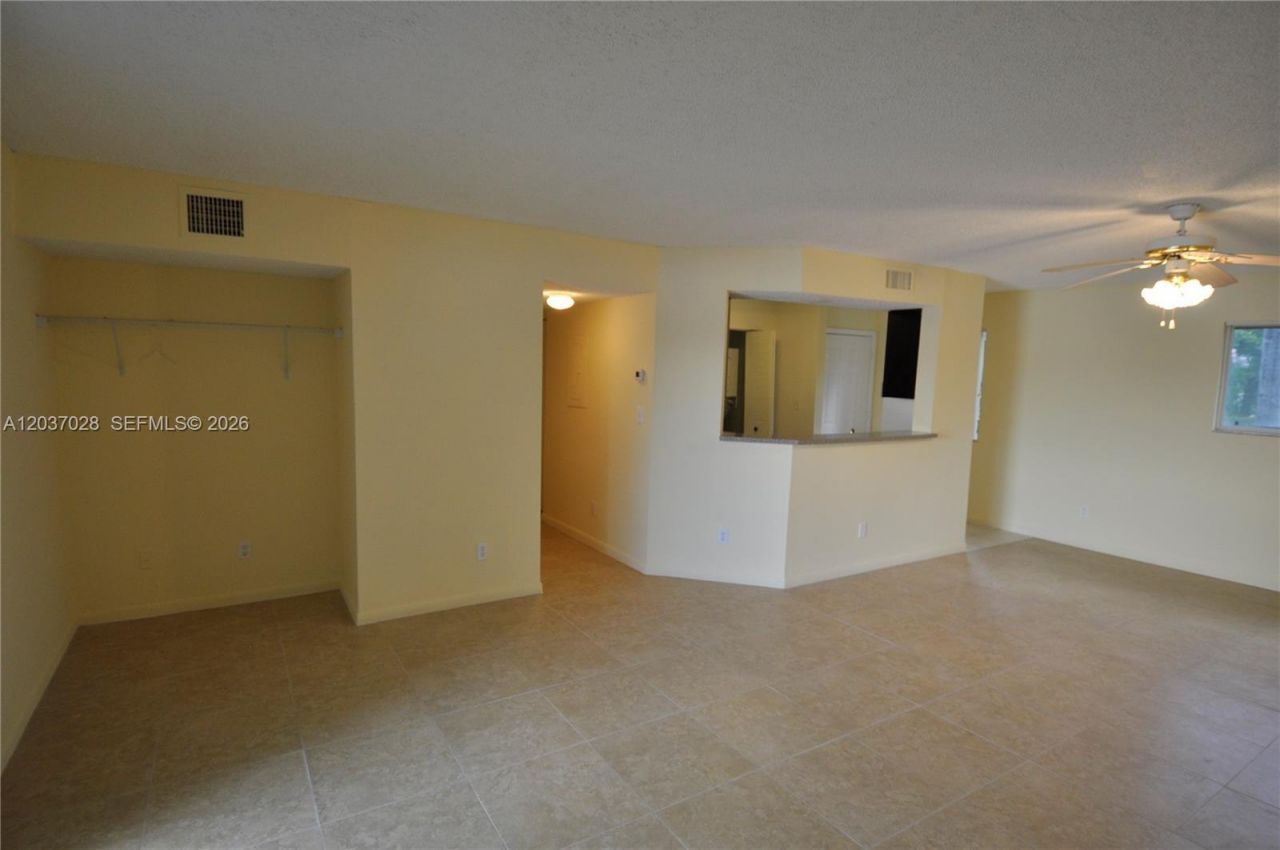 3473 NW 44th St , Unit 103, Oakland Park, FL 33309 Photo