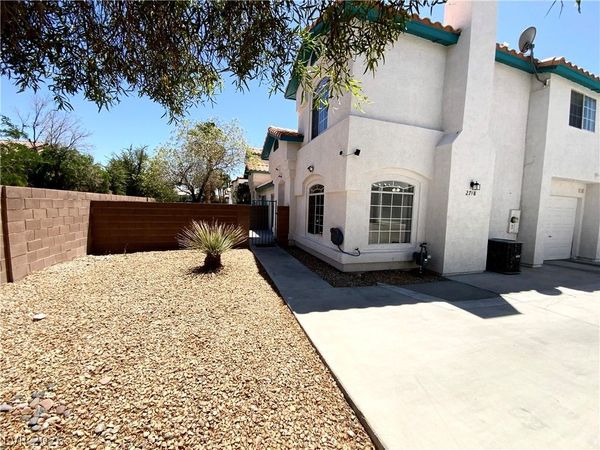 2748 N Stargate Street , Las Vegas, NV 89108