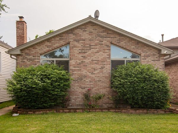 12402 S Racine Avenue , Calumet Park, IL 60827