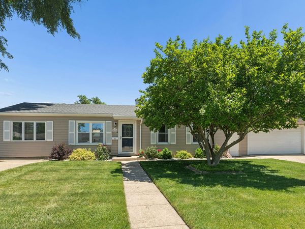 627 Glen Avenue , Romeoville, IL 60446