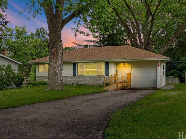 4209 Ponca Street , McHenry, IL 60050
