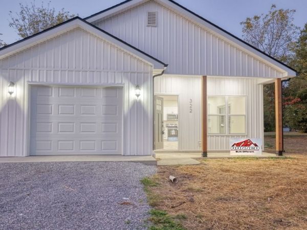 322 W Franklin Street, Duquoin, IL 62832